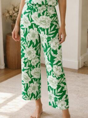 NWT BETTINA STAR GREEN & WHITE BOLD FLORAL RAYON/NYLON WIDE LEG CROP PANTS M $59